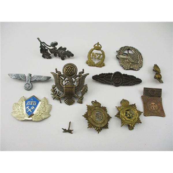 ASSORTED BADGE/PIN LOT
