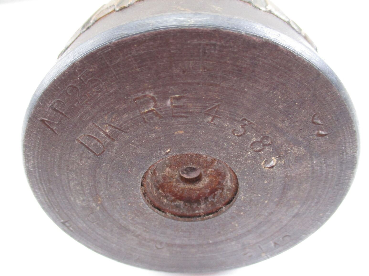 WWII INERT 25-PDR AP SHELL