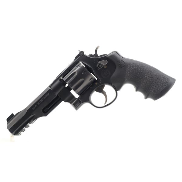 8/10 , SMITH & WESSON  , MODEL: 327 , CALIBER: 357 MAG