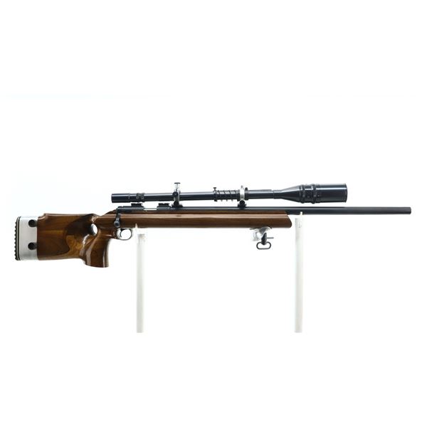 9+/10 , WINCHESTER , MODEL: 52E INTERNATIONAL , CALIBER: 22 LR