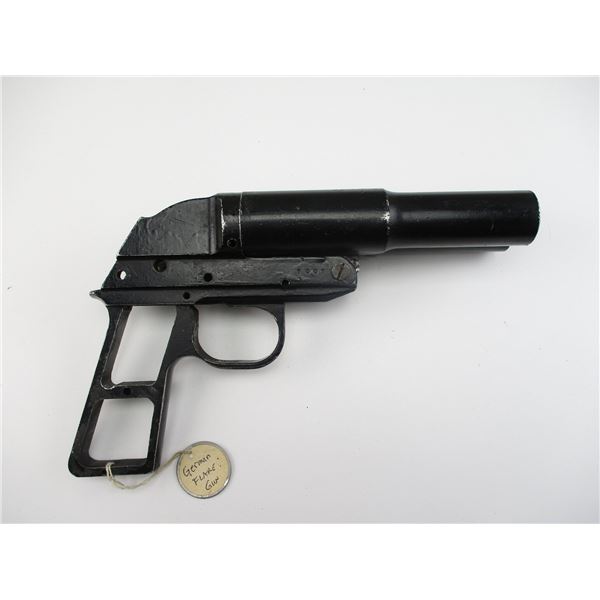 3/10 , EAST GERMAN , MODEL: FLARE GUN , CALIBER: 26.5MM