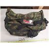 Image 2 : Water Resistant Camo Pathfinder Kodiak Bag