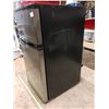 Image 3 : Nice Mini Fridge + Freezer