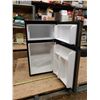 Image 4 : Nice Mini Fridge + Freezer