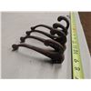 Image 2 : 4 Iron 5 Inch Coat Hooks