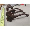Image 3 : 4 Iron 5 Inch Coat Hooks