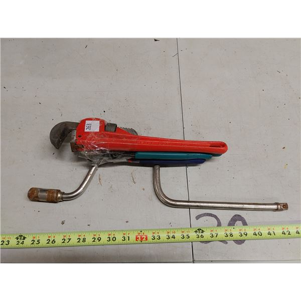 2 Plyers + Pipe Wrench