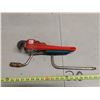 Image 1 : 2 Plyers + Pipe Wrench