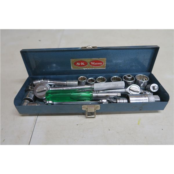 Auto Tool Kit Small - 1/4" & 3/8" Sockets, Small Wrenches