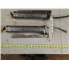 Image 2 : 2 Grease Guns