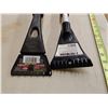 Image 4 : 2 Vehicle Snow Brushes/Scrapers