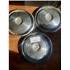 Image 1 : 3 14" Chev Hubcaps