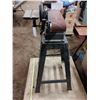 Image 3 : Craftsman Bench Sander 4" Belt 6" Disk on Stand