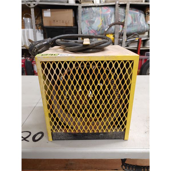 Electric Heater 240V (knob broken, set at one temperature)