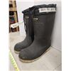Image 2 : Pair of Size 11 Baffin Insulated Rubber Boots