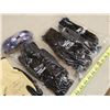 Image 3 : 6 Pairs of Gloves and 1 Safety glasses
