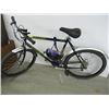 Image 1 : RALEIGH DISCOVERY MOUNTAIN BIKE WITH HELMET