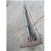 Image 1 : BUNDLE OF GARDEN TOOLS