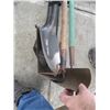 Image 2 : BUNDLE OF GARDEN TOOLS