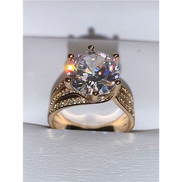 Brilliant Cut Shank Style Ladies 2.0 Carat Solitaire Ring size 7