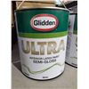 Image 2 : Glidden Ultra Semi-Brilliant Interior Latex Paint Semi-Gloss, White (4 x 3.7L)
