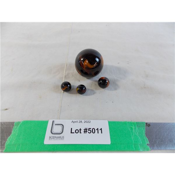 1 Mega marble + 2 regular + 1 mini