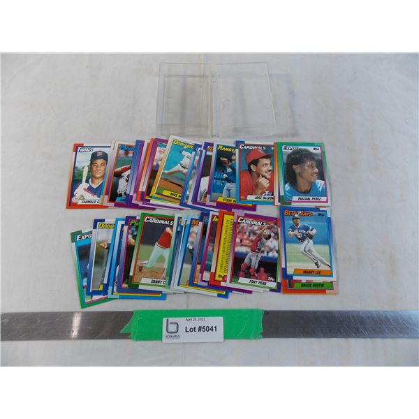 (41) 1990 Topps baseball cards