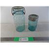 Image 1 : (2) Blue glass jars