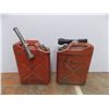 Image 1 : *(2) Metal gas cans