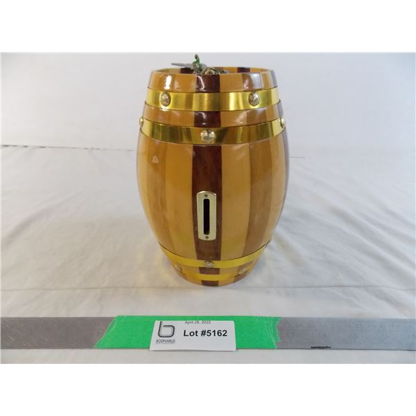 Wood barrel coin bank - with keys