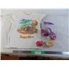Image 1 : Flintstones toys + t-shirt - kids large (14-16)