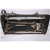 Image 7 : Vintage Sewing Machine