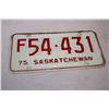 Image 2 : 1975 Saskatchewan License Plates (2)