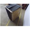 Image 5 : *carpeted subwoofer box - for parts