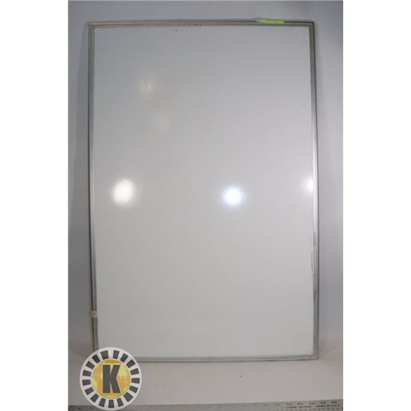 LARGE WHITE BOARD
