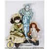 Image 1 : FLAT OF ASSORTED PORCELAIN DOLLS