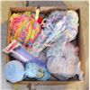 Image 1 : BOX WITH LARGE SELECTION OF YARNS AND NEW