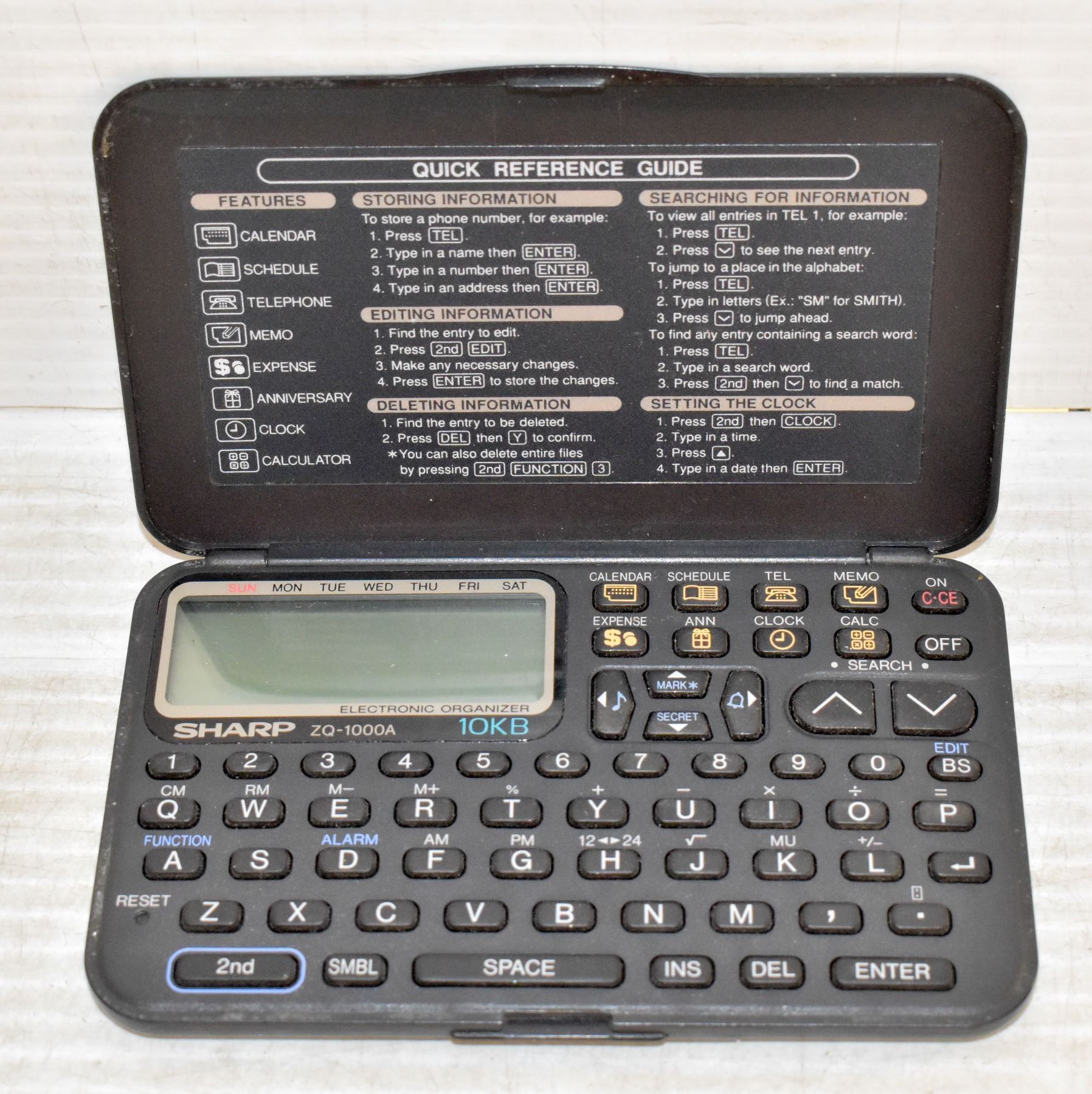 VINTAGE SHARP ZQ-1000A ELECTRONIC ORGANIZER
