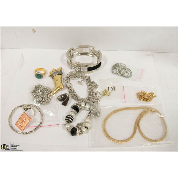 LOT OF VARIOUS COSTUME JEWELRY