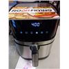 Image 2 : NEW 5.0QT BLACK AND SILVER 1700W 8 IN 1 AIR FRYER