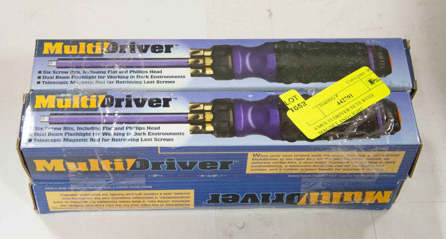 4 MULTI DRIVER SETS WITH MAGNET AND LIGHT