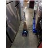 Image 1 : BISSELL QUICKSTEAMER PLUS LIGHT WEIGHT CARPET CLEANER