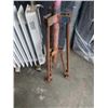 Image 3 : ADJUSTABLE SHOP STAND, ELECTRODE OVEN AND OIL HEATER