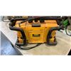 Image 8 : 2 DEWALT JOBSITE RADIOS - BOTH WORKING