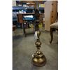 Image 2 : BRASS TABLE LAMP WITH CUBE SHADE