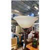 Image 2 : 6 FOOT TALL FLOOR LAMP