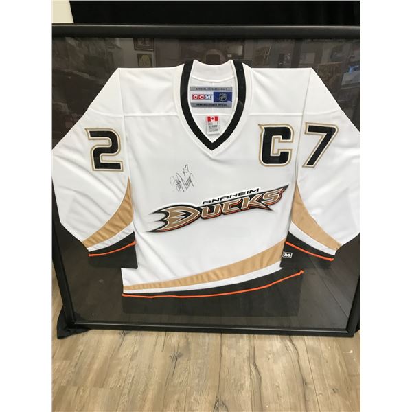 SCOTT NIEDERMAYER SIGNED AND FRAMED DUCK STANLEY CUP JERSEY (PASTIME COA)