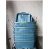 Image 1 : 8 Assorted Rubbermaid Totes with Lids