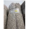 Image 1 : 8' x 10' Beige Shag Area Carpet