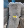 Image 1 : 4' x 6' Grey Fun Fur Area Carpet